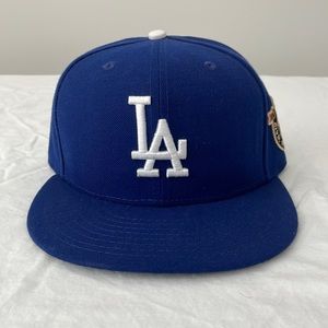 LA Dodgers Fitted Cap Size 7 1/4